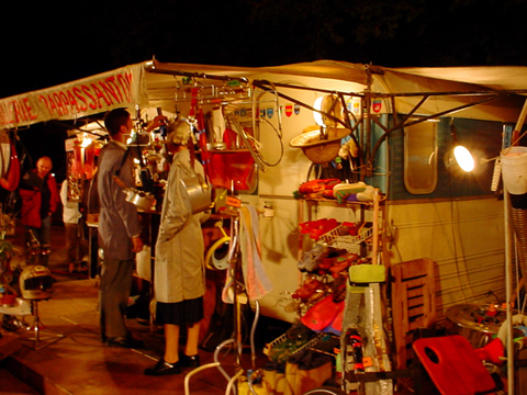 Vide grenier de Tout est aux quais